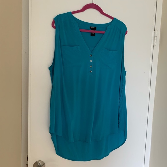 Two VGUC sleeveless blouses - Picture 5 of 7